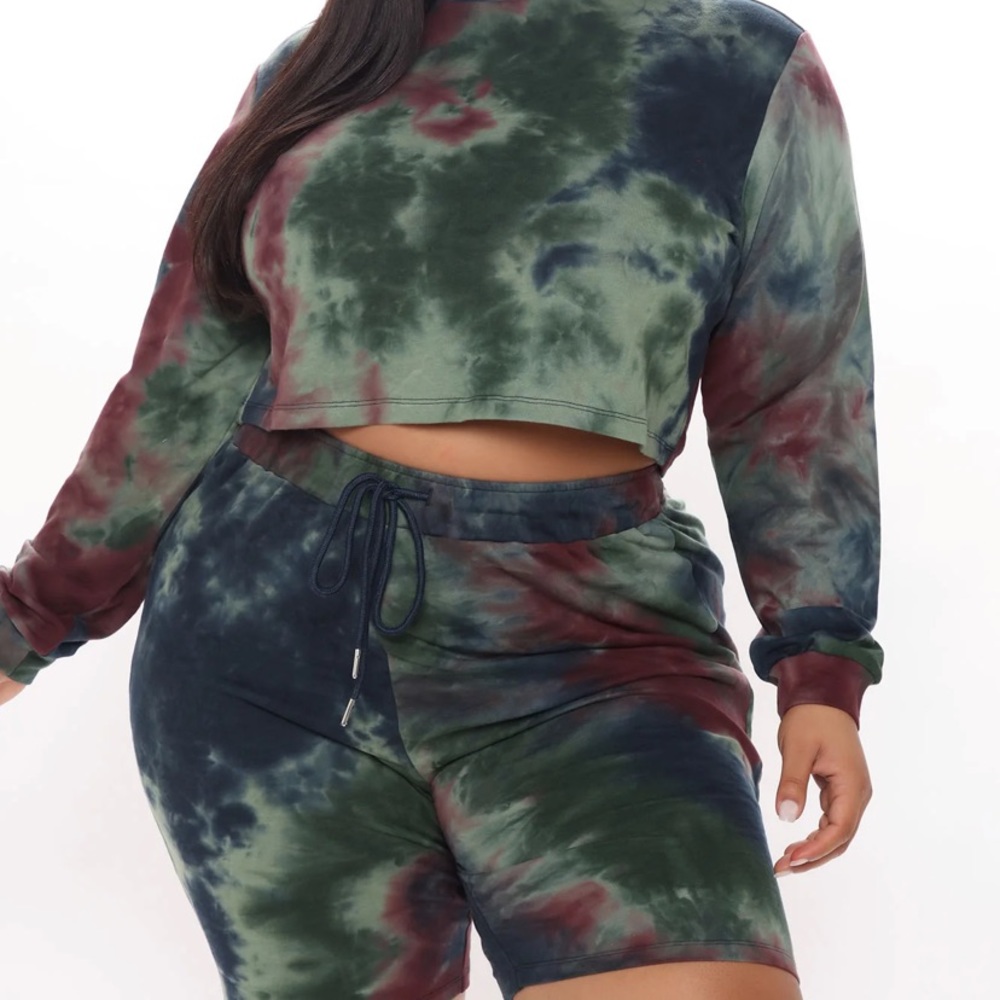 1X Fashion Nova Tie-Dye Crop Top Short Set